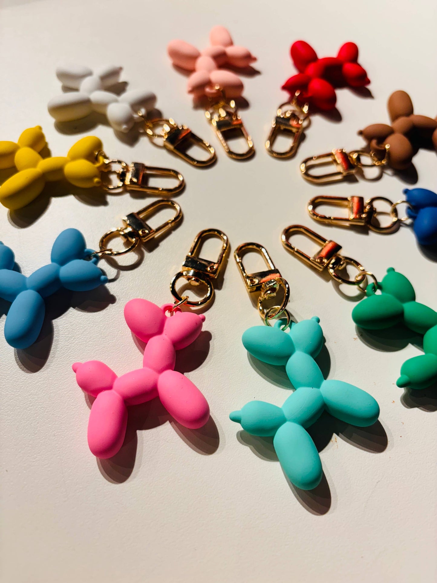 Schlüsselanhänger Balloon Dog mit goldenem Verschluss