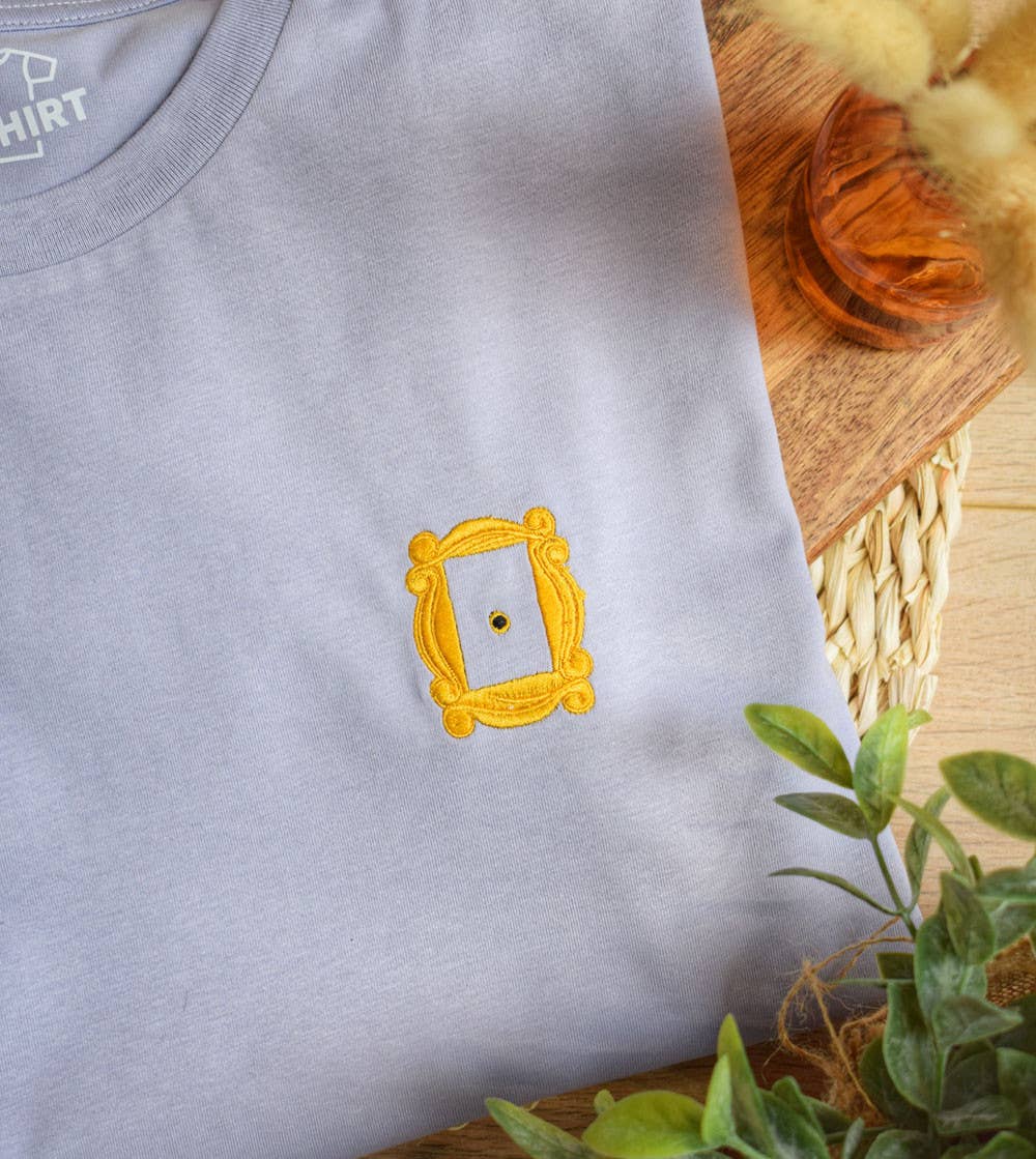 Besticktes T-Shirt Friends | Flieder