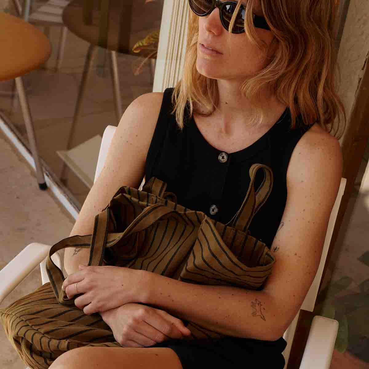 Shopper ELISABETH Tennis in Schwarz/Oliv, hergestellt in Portugal