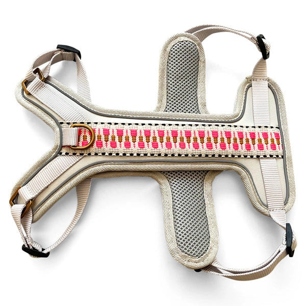 Handgemachtes Premium Hundegeschirr Gepolstert Grau/Pink von Hey Lana Ansicht Bauch, erhältlich bei fiffi&muschi - Hundeladen/Concept Store Köln