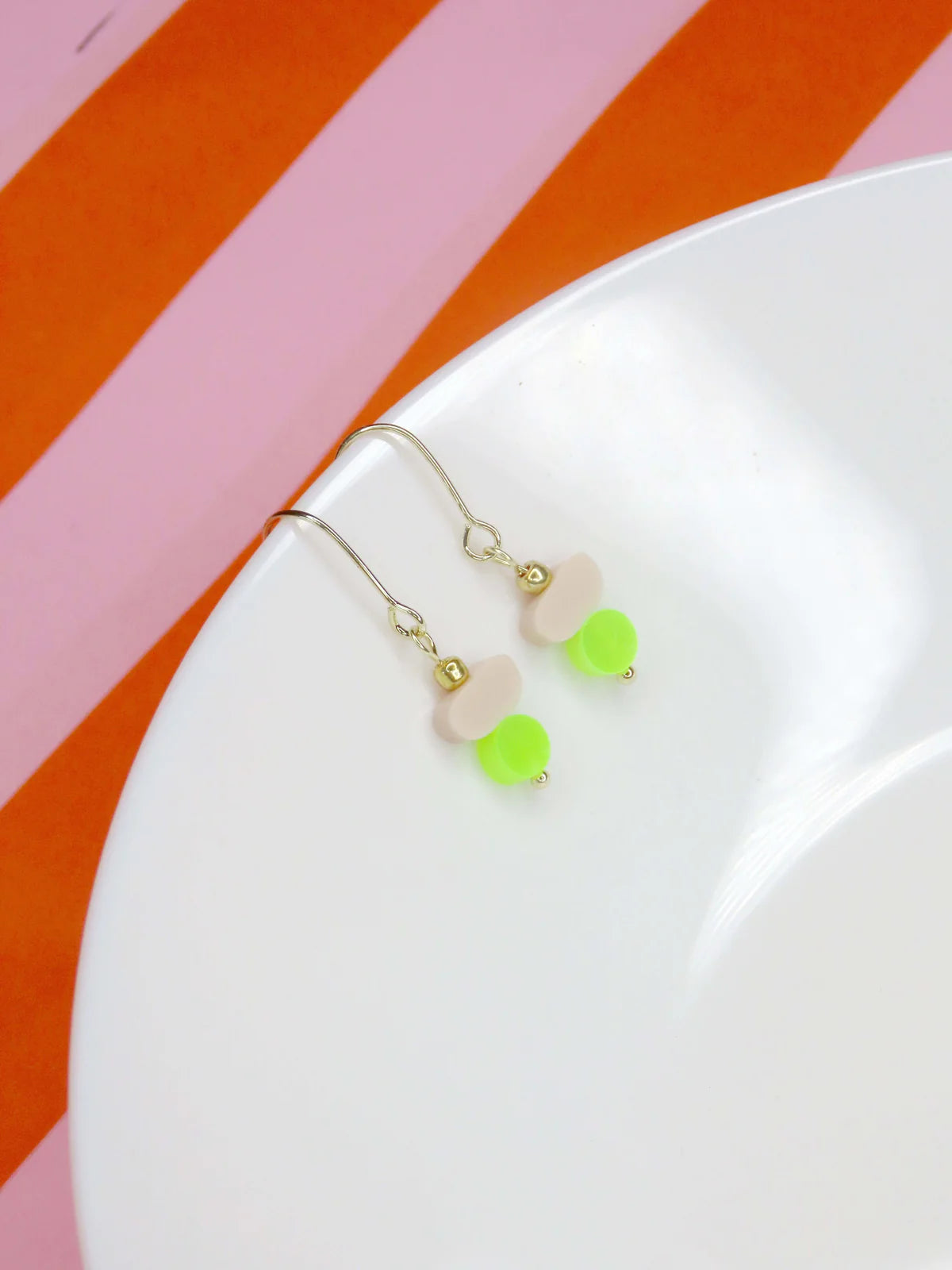 Color Treats Ohrringe Lime mit gold filled Elementen