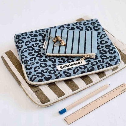 Pouch MARIE gestreift Schwarz/Himmelblau