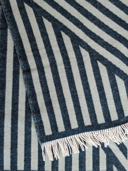 Wolldecke/Kuscheldecke FRANK Petrol/Sage