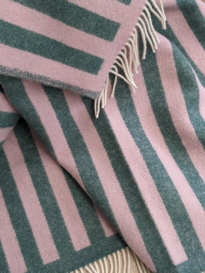 Wolldecke/Kuscheldecke STRIPES Greenstone/Rose