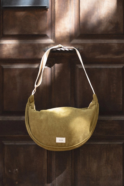 Maxi‑Halbmondtasche Oscar