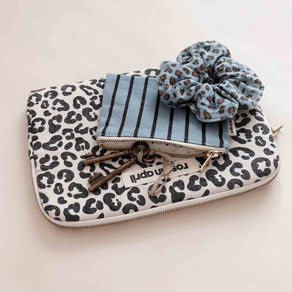 Pouch MARIE gestreift Schwarz/Himmelblau