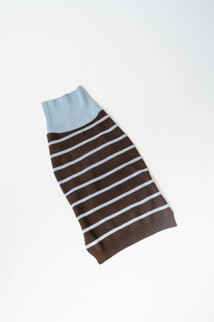 gestrickter Hundepullover mit Streifen