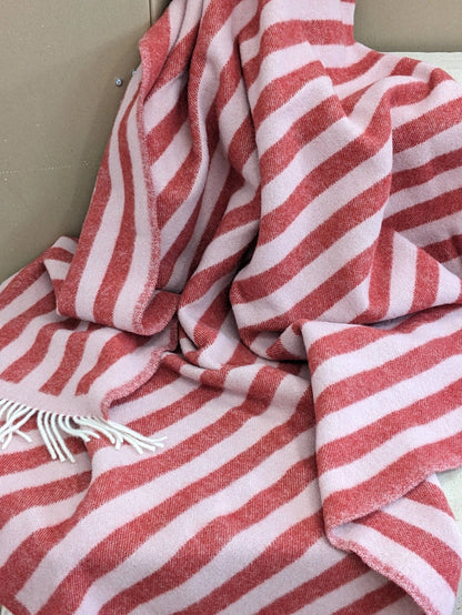 Wolldecke/Kuscheldecke STRIPES Red/Rose