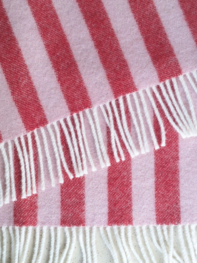 Wolldecke/Kuscheldecke STRIPES Red/Rose