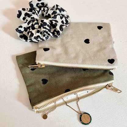 Pouch MARIE Khaki mit Herzen