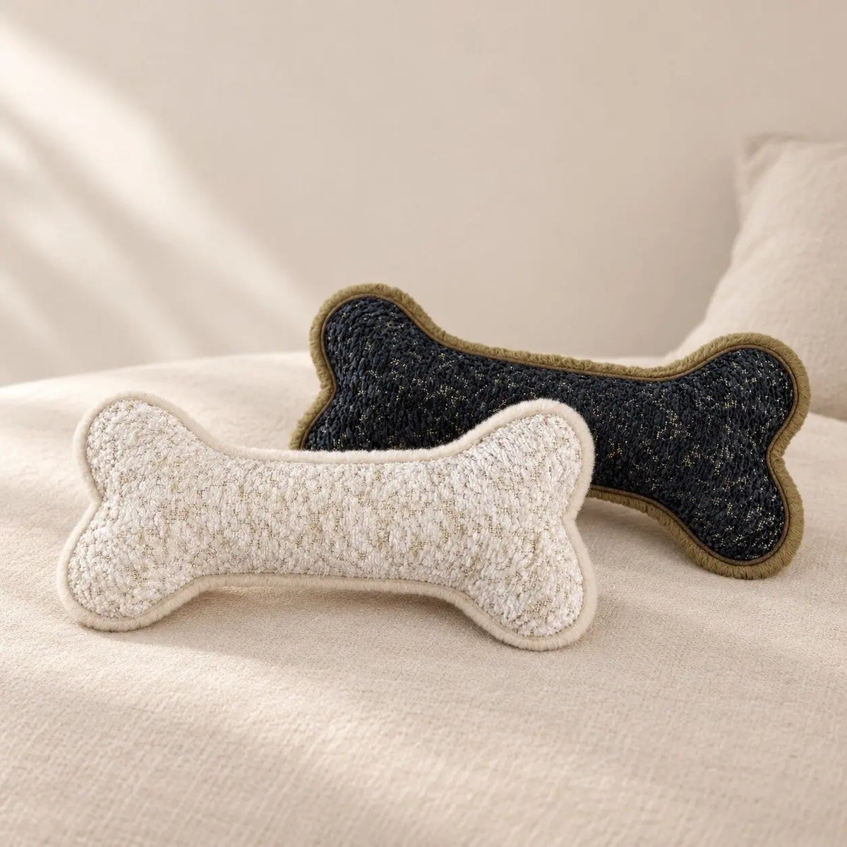The Snuggle Bone – Premium Kuschelspielzeug
