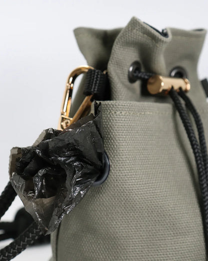 Leckerlibeutel Kaia Oliv mit Punkten