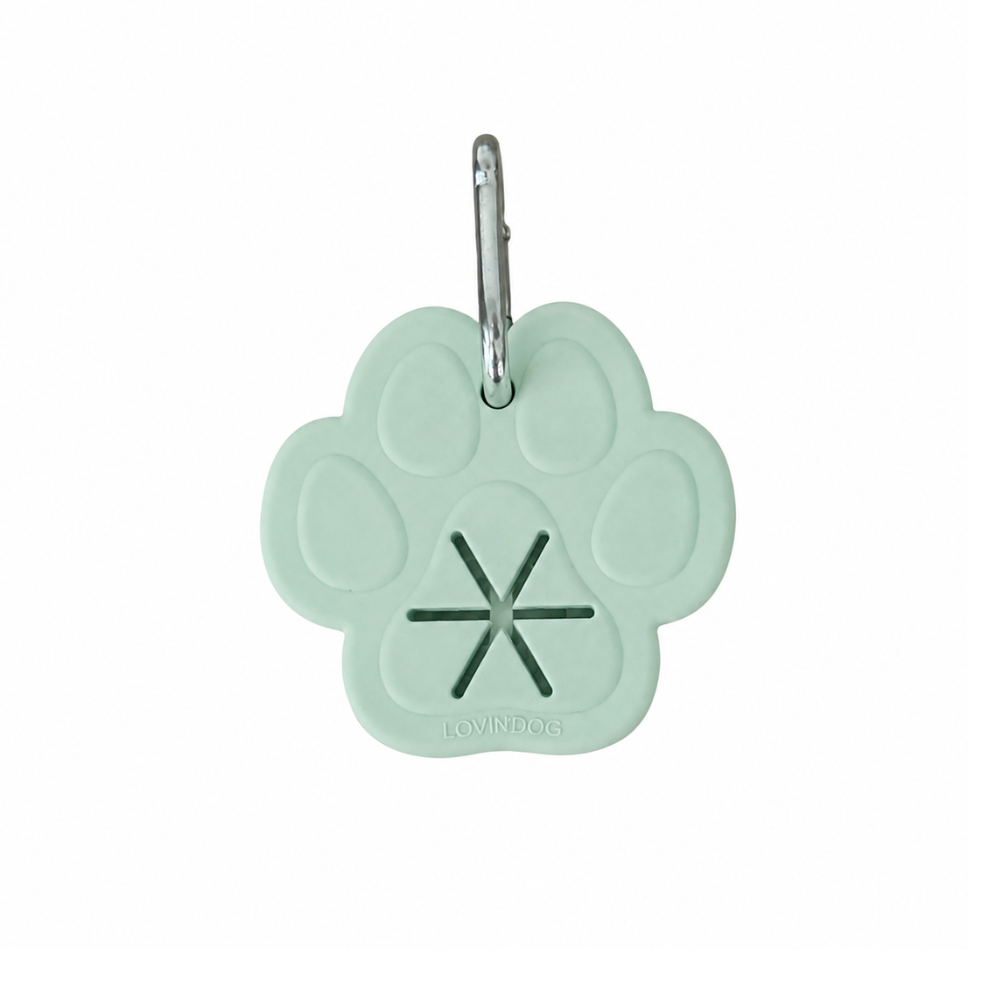 Kotbeutelhalter in Pfotenform in Pale Mint von LOVIN'DOG mit Karabiner