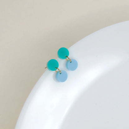 Dotty Acryl Ohrringe in Türkis Hellblau