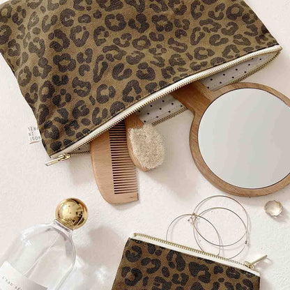 Pouch MARIE Olivgrün mit Leoprint