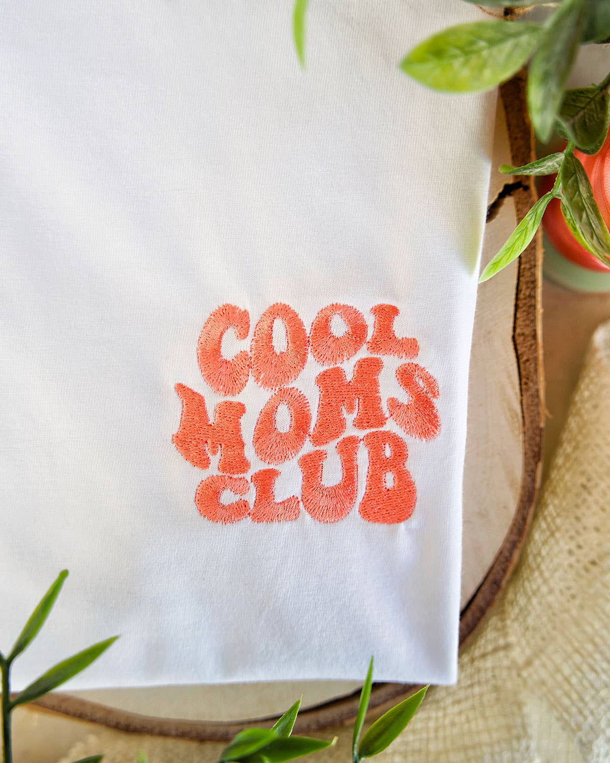 Besticktes T‑Shirt Cool Moms Club