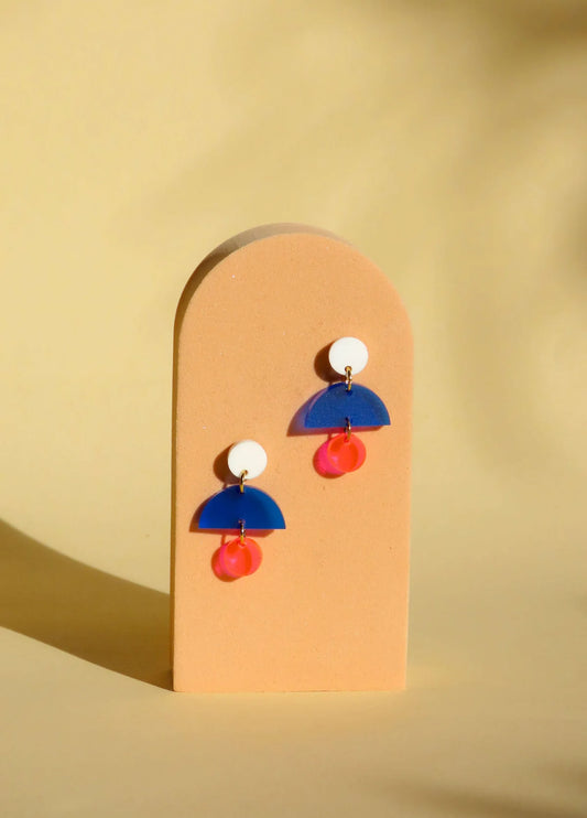 French Ohrringe mit Edelstahl Steckern in Weiß/Blau/Neonpink