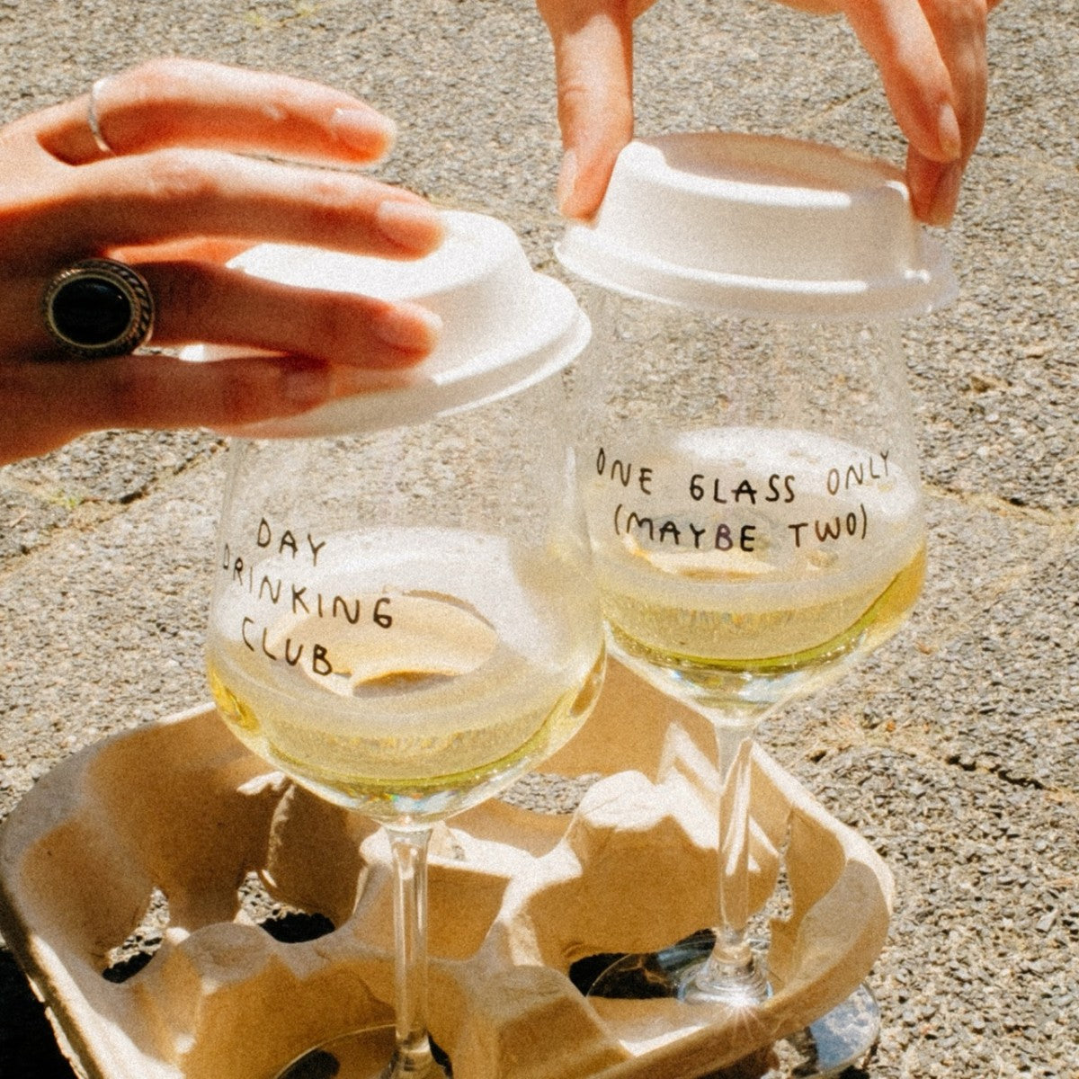 Weingläser by Johanna Schwarzer × selekkt