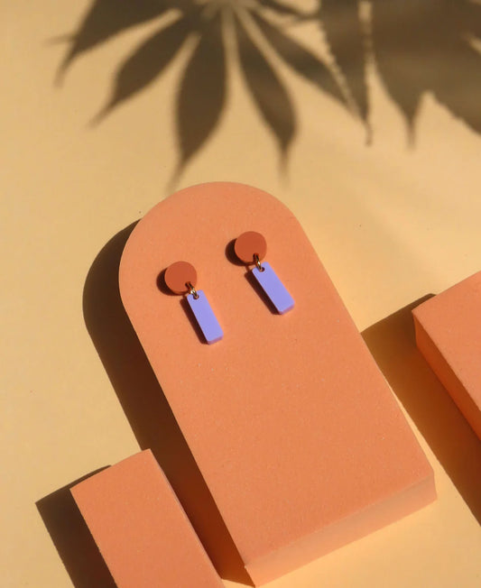 Mini Sticks Statement Ohrringe in Terracotta und Flieder